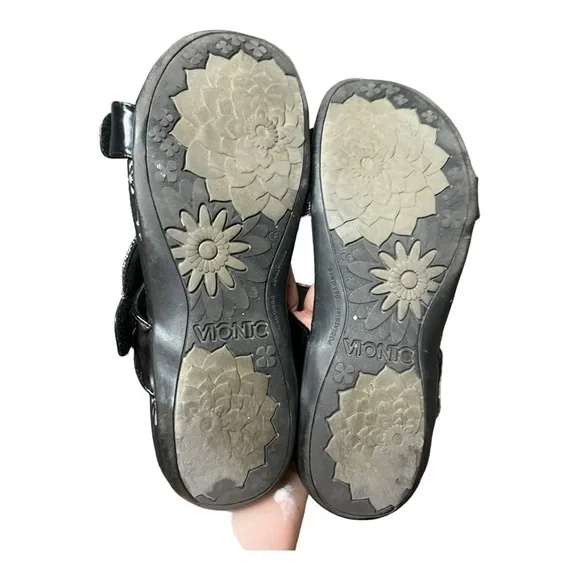 Vionic Sandals Women’s Size 9 Jodie floral leather black - Picture 3 of 4